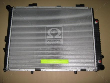 Радиатор охлаждения MERCEDES E-CLASS W210 (95-) NISSENS 62608A