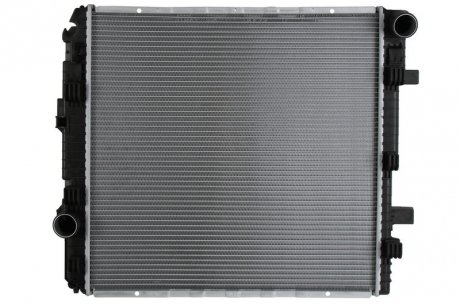 Радиатор системы охлаждения NISSENS 62794A (фото 1)